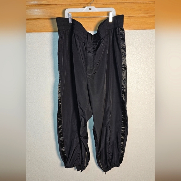 Future Collective Womens Joggers size 3x  Silky Ribbon down leg - Picture 1 of 9
